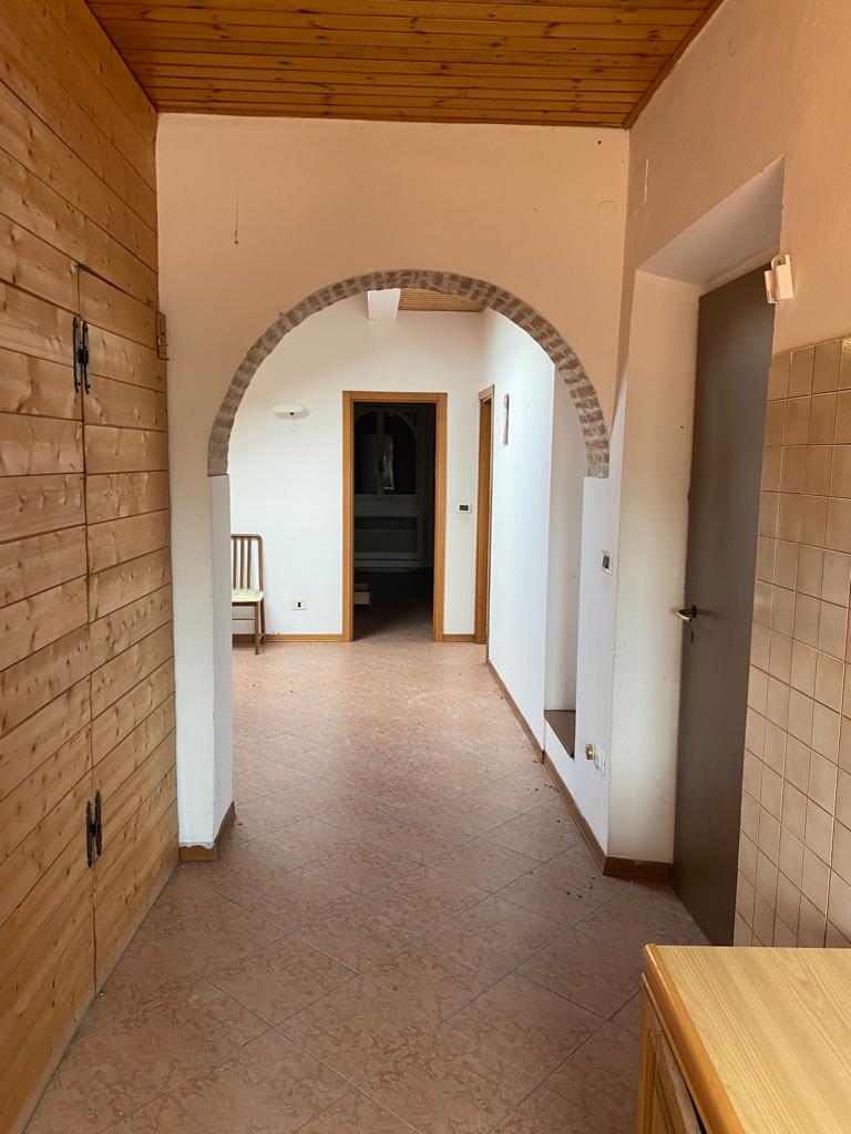 4bff6a8a-2c70-4f10-9bba-b9e0999b3385